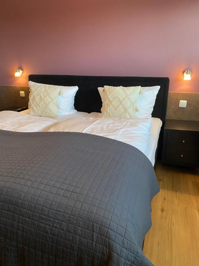 Hotel Schuetz เทรียร์ ภายนอก รูปภาพ
